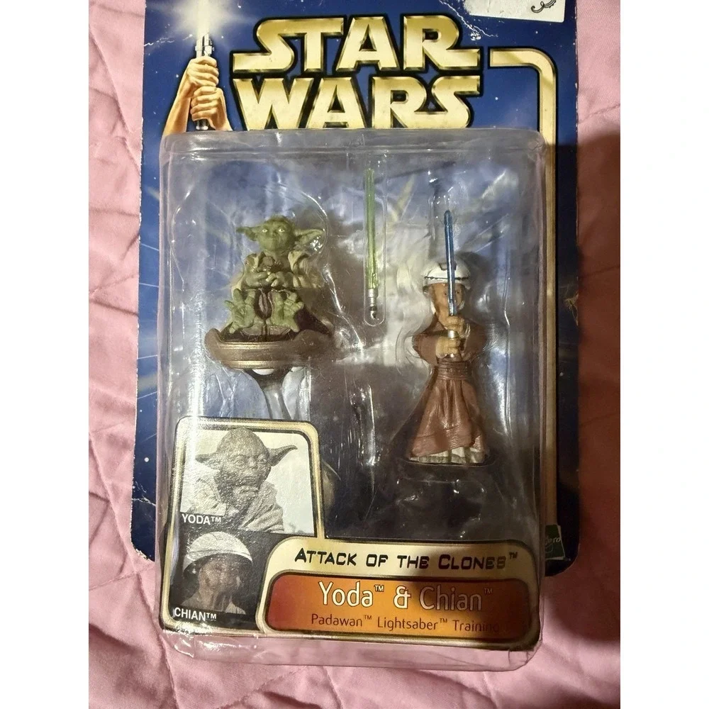 2002 MOC STAR WARS AOTC YODA & CHIAN ACTION FIGURES HASBRO